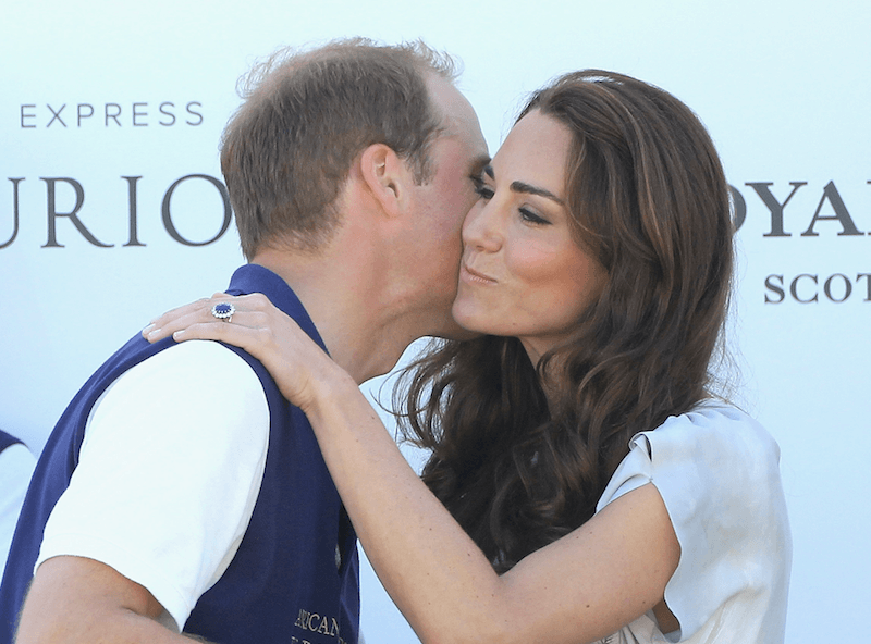 Kate-Middleton-and-Prince-William-kissing.png