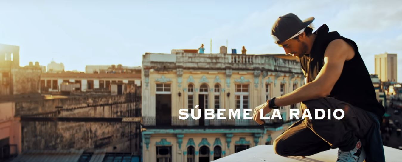 Enrique Iglesias – Súbeme la Radio (Official Video) ft. Descemer Bueno, Zion & Lennox Enrique Iglesias – Súbeme la Radio (Official Video) ft. Descemer Bueno, Zion & Lennox
