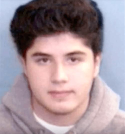Alejandro Castillo's photograph. Alejandro Castillo's photograph.