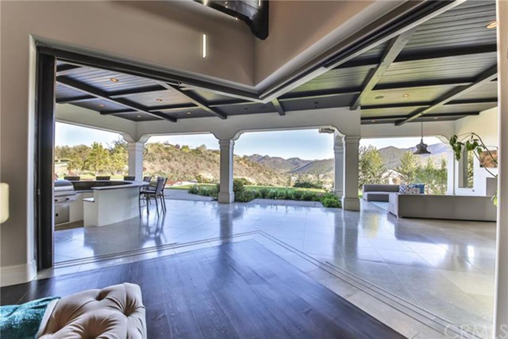Wide open floor plan with views over mountain range
