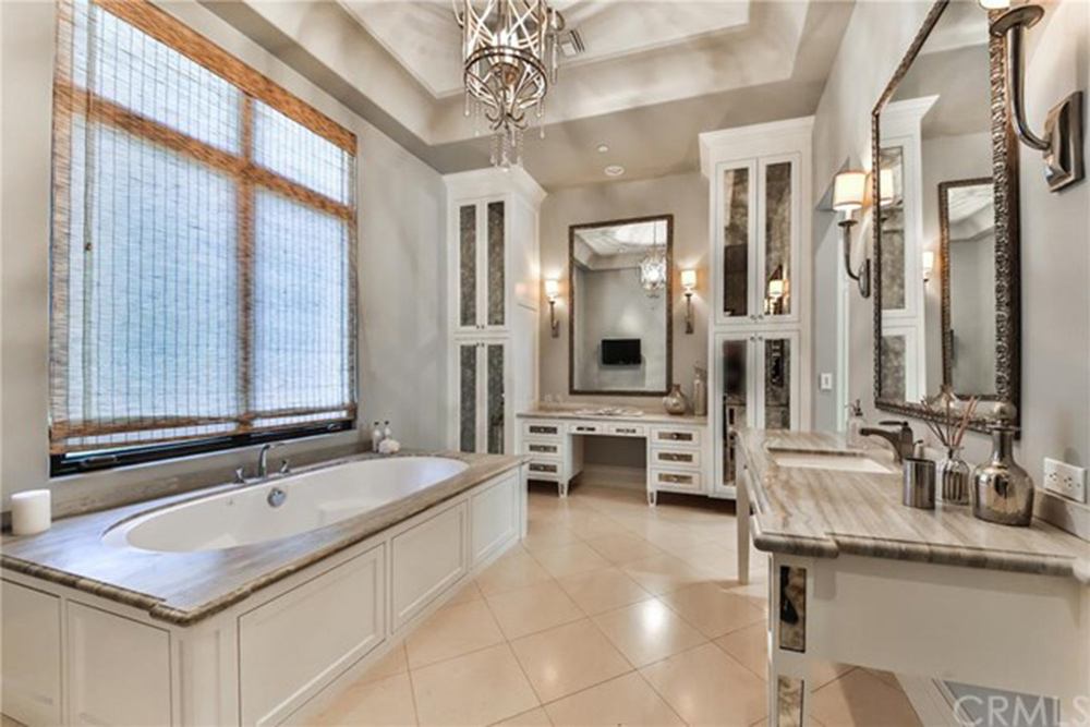 Britney Spears' master bath