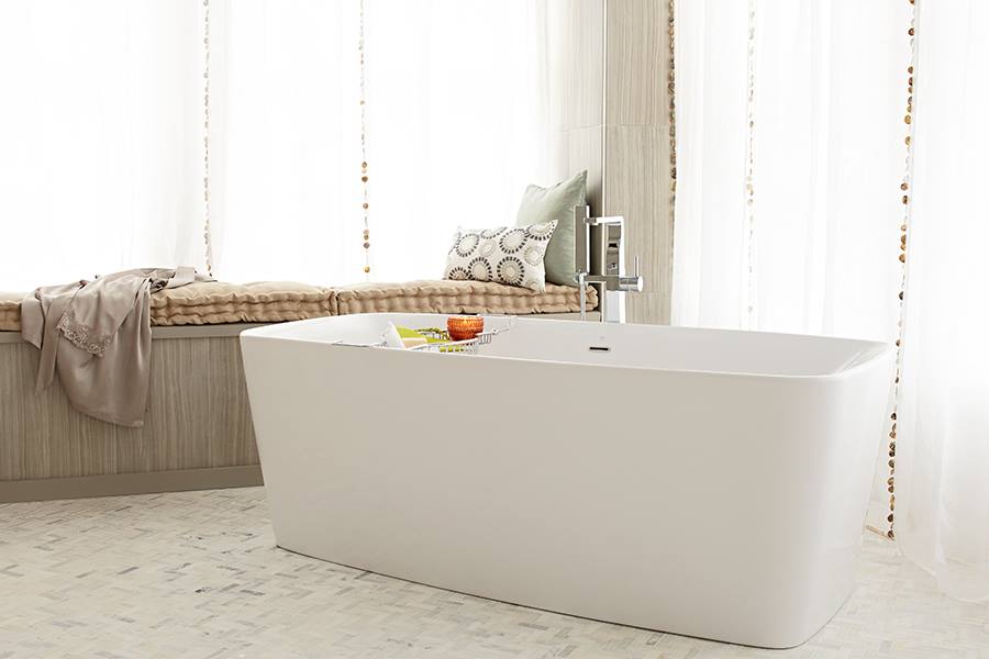 DXV bathtub