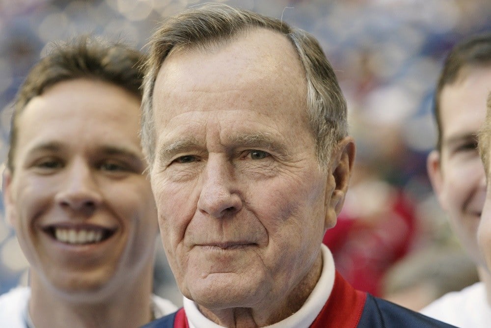 Były prezydent George Bush jest obecny na meczu pomiędzy Jacksonville Jaguars a Houston Texans