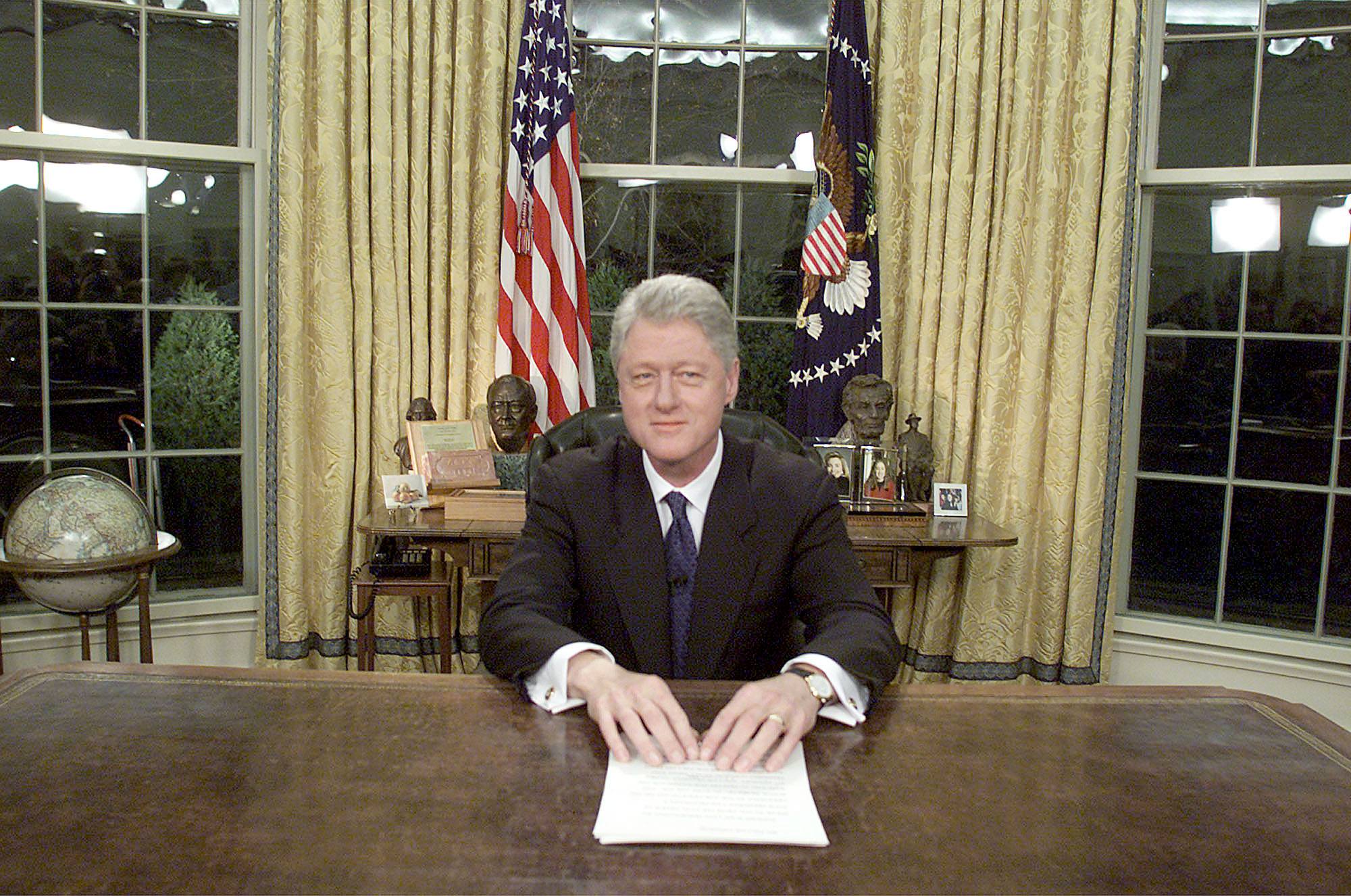 Bill Clinton im Oval Office nach seiner Abschiedsrede