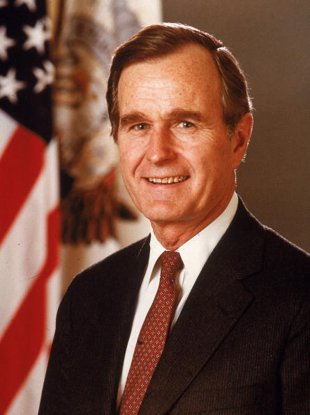 un retrato de George H. W. Bush