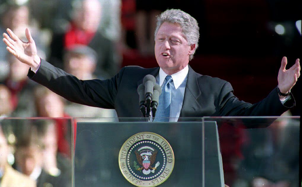 il presidente Bill Clinton pronuncia il suo discorso inaugurale