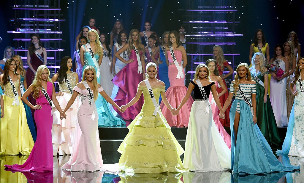 The top five finalists in Miss Teen USA 2016 join hands The top five finalists in Miss Teen USA 2016 join hands