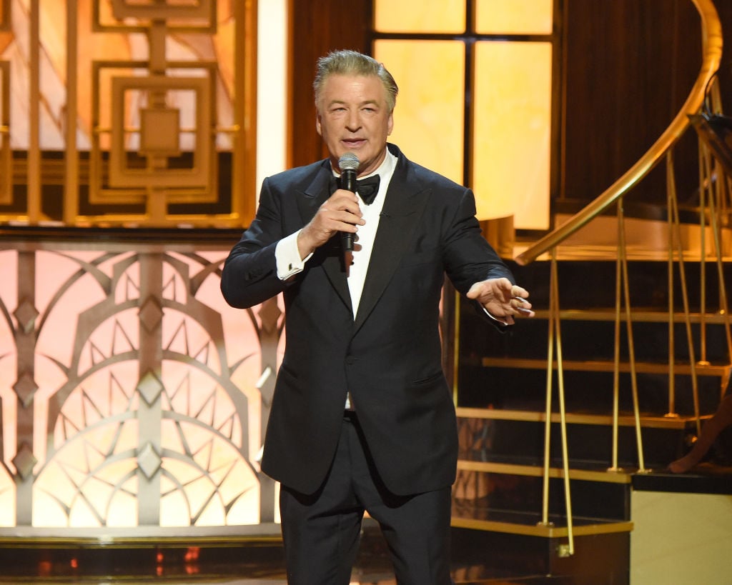 Alec Baldwin spreekt op het podium tijdens 'Spike' s One Night Only: Alec Baldwin' in het Apollo Theater'Spike's One Night Only: Alec Baldwin' at The Apollo Theater