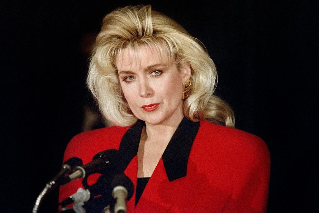 Gennifer Flowers holds a news conference on January 27, 1992 with her lawyer to say that she did have a 12-year affair with democratic presidential candidate Gov. Bill Clinton