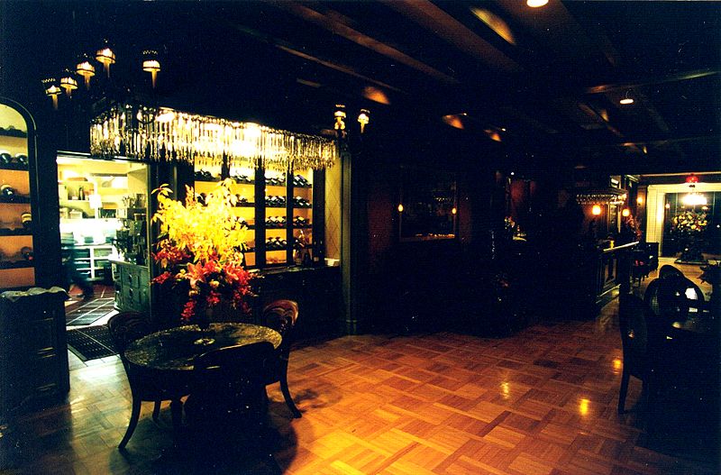 Disney Club 33 bar
