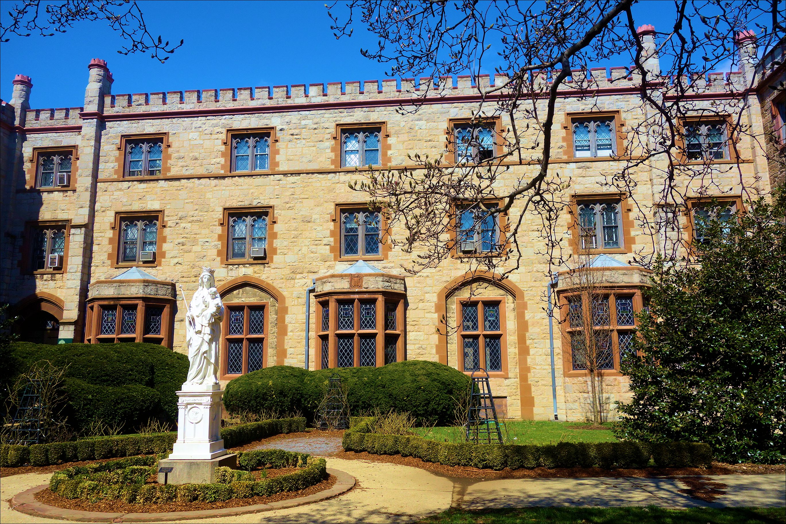 Fordham University Queen's Court