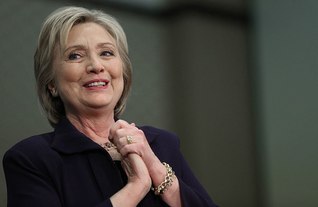 2016 EUA candidato presidencial Democrata Hillary Clinton chega para um rally