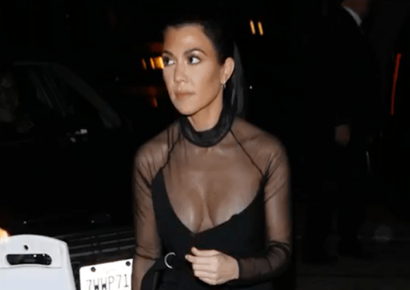 Kourtney kardashian nip - 🧡 Braless Kourtney Kardashian suffers a nip-slip...