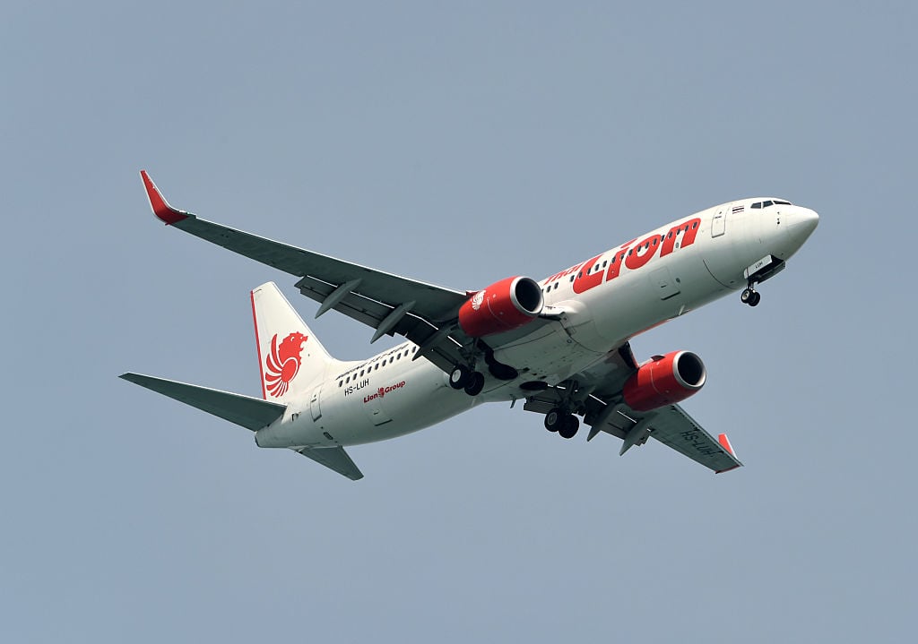 Lion Airlines Boeing 737 in flight