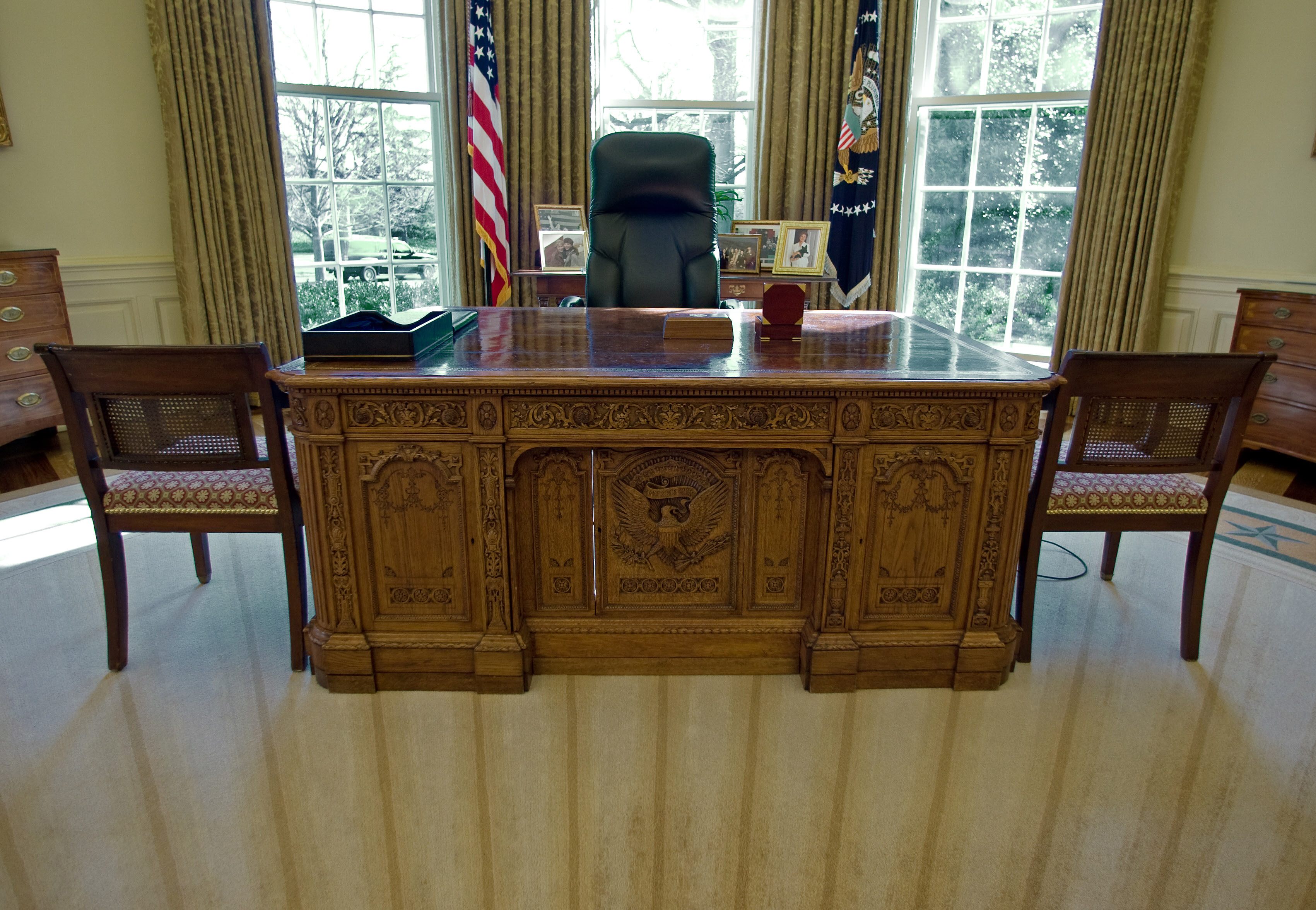 Desk in Oval office