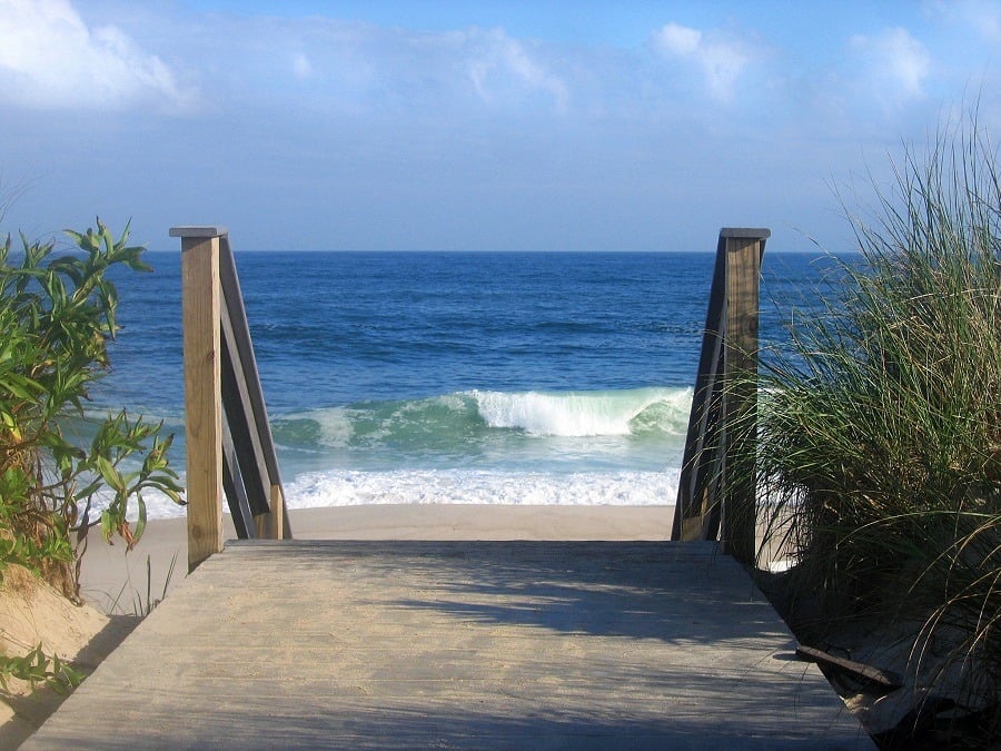 The-Hamptons-New-York stairs to the ocean