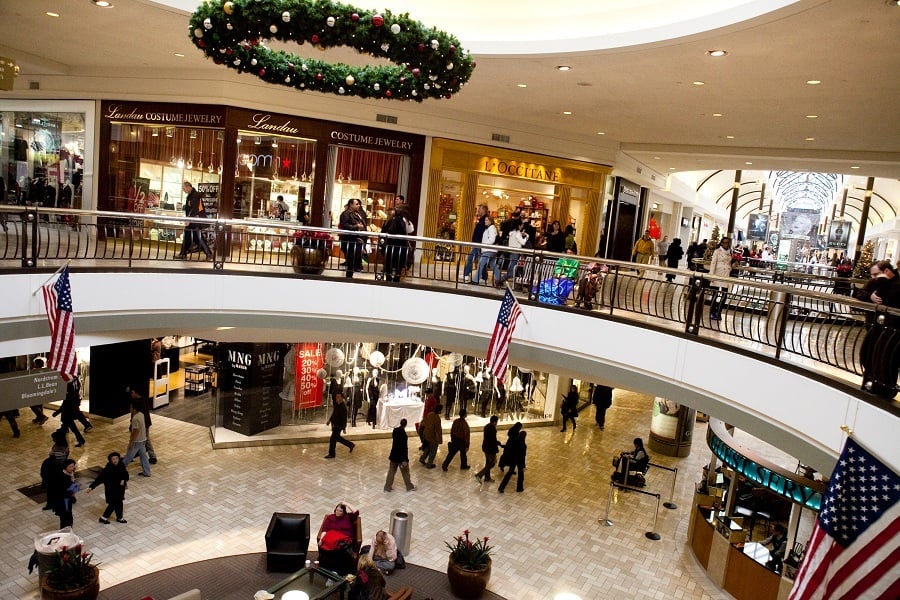 People in These 15 States Spend the Most on Holiday Shopping