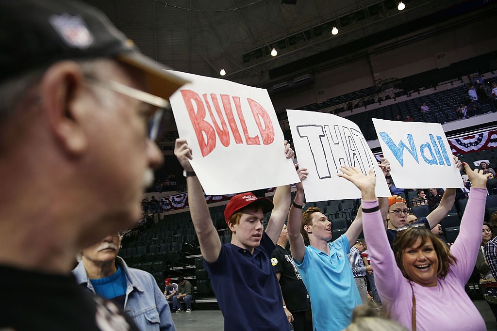 build the wall sign build the wall sign