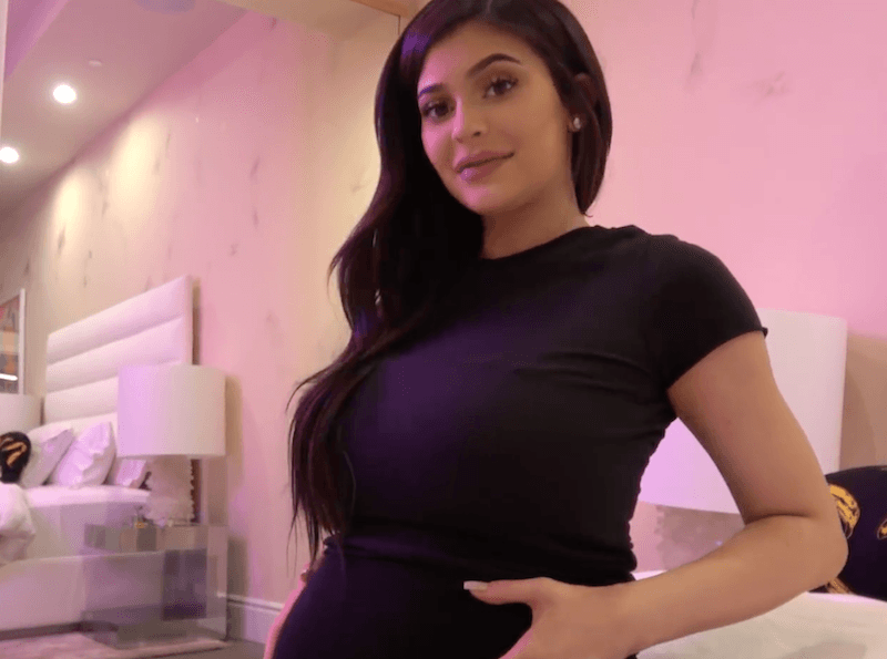 Kylie Jenner shows off her baby bump