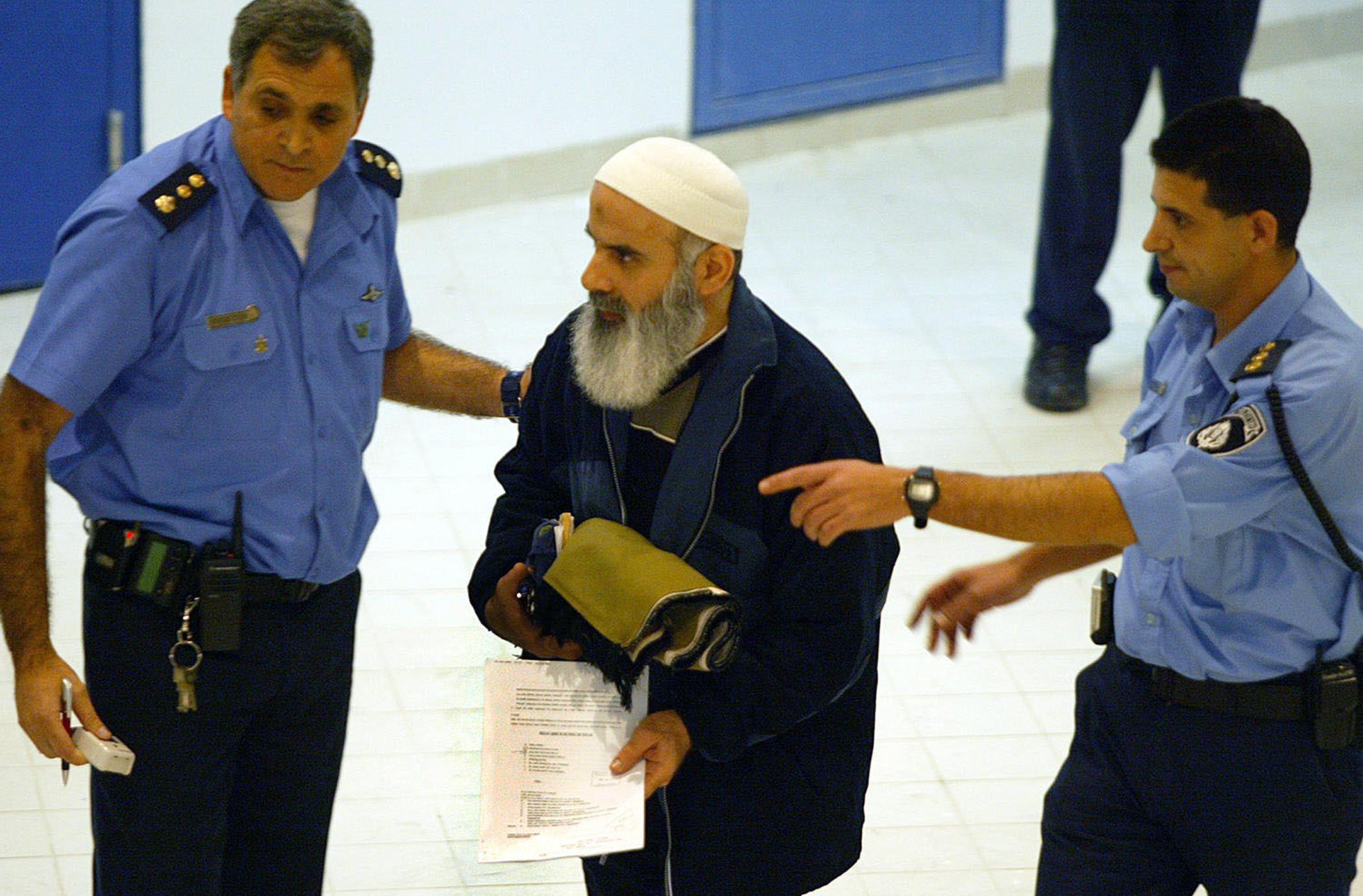 Airport security handling Muslim