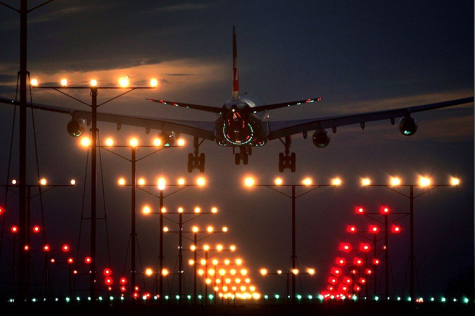 Airplane landing in night