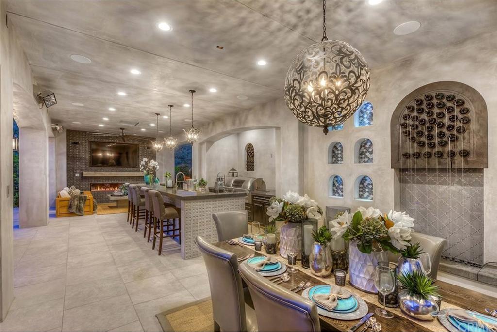 Flip or Flop El Moussa Home outdoor kitchen