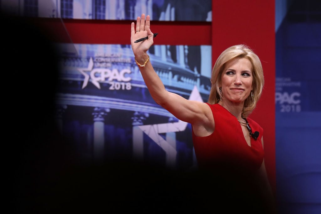 gazda Fox News Channel Laura Ingraham se adresează Conferinței de acțiune politică conservatoare