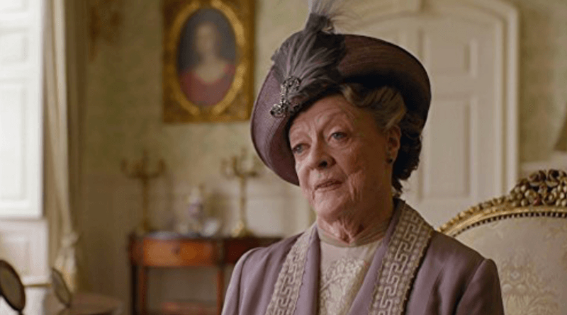 Maggie Smith wearing a hat in 'Downtown Abbey'. Maggie Smith wearing a hat in 'Downtown Abbey'.