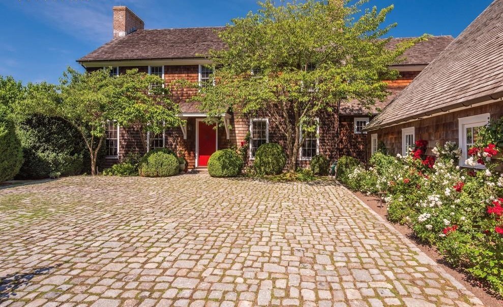 This is 1 Reason Matt Lauer Can’t Seem to Sell His $12.7 Million Hamptons Mansion