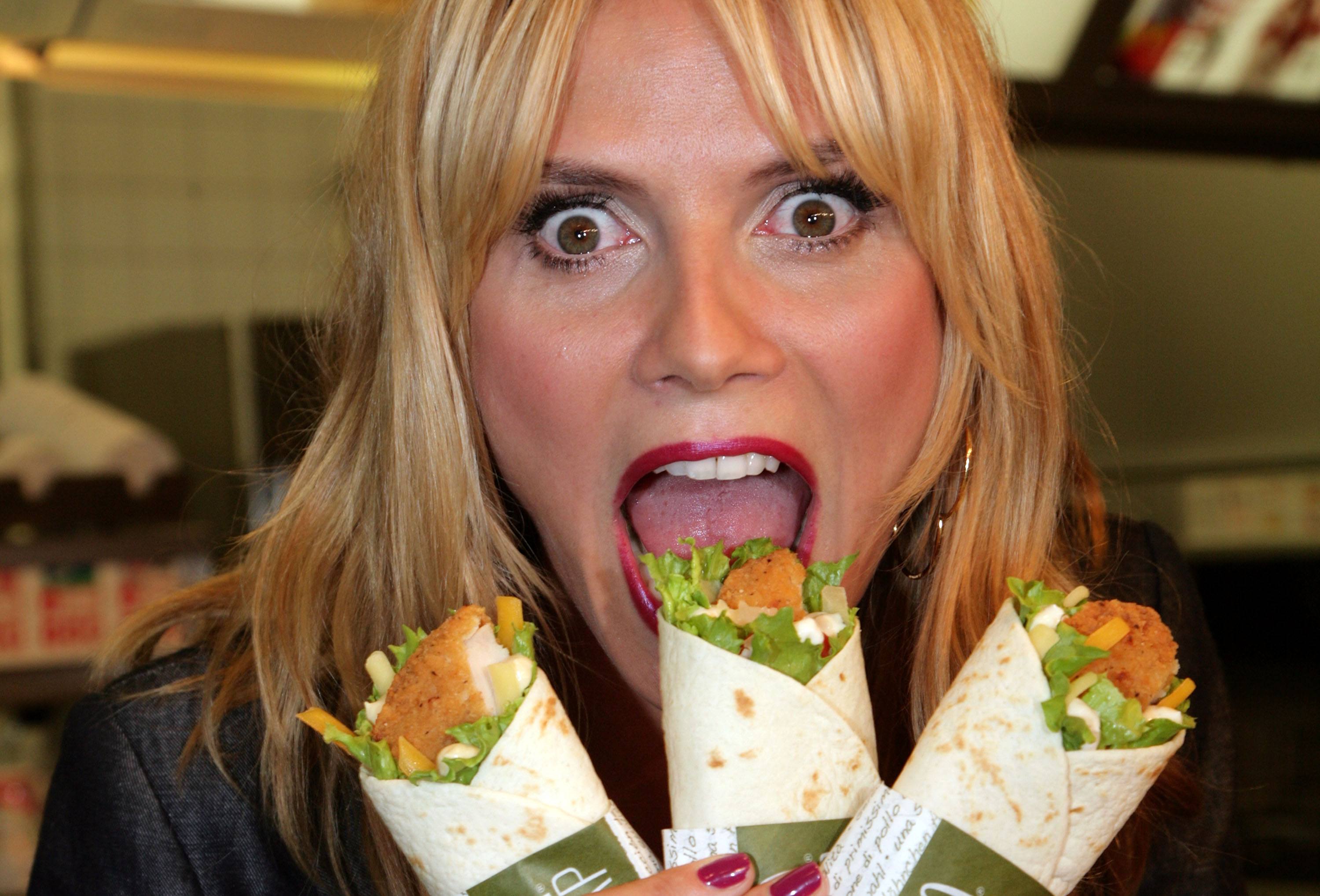 Heidi Klum with snack wraps