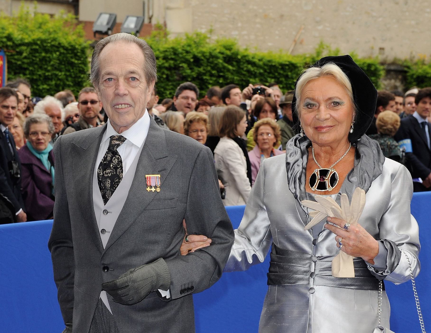 Il principe Henri D'Orleans, duca di Vendome e Philomena de Tornos celebrano il matrimonio a Senlis'Orleans, Duc de Vendome and Philomena de Tornos Celebrate Wedding in Senlis