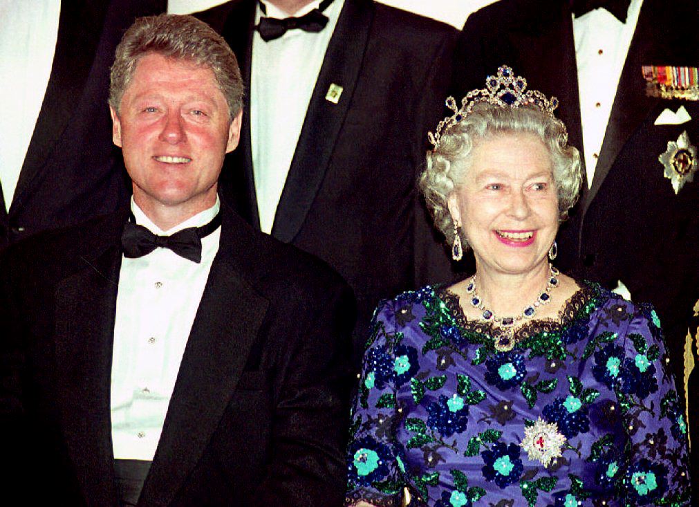 US President Bill Clinton and Britain's Queen Elizabeth II