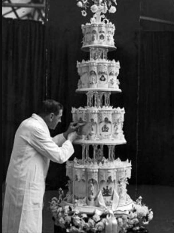 Queen Elizabeth wedding cake
