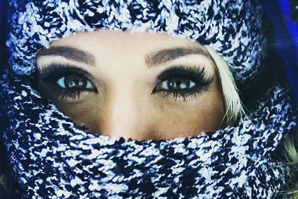 Carrie Underwood's face wrapped in a scarf Carrie Underwood's face wrapped in a scarf
