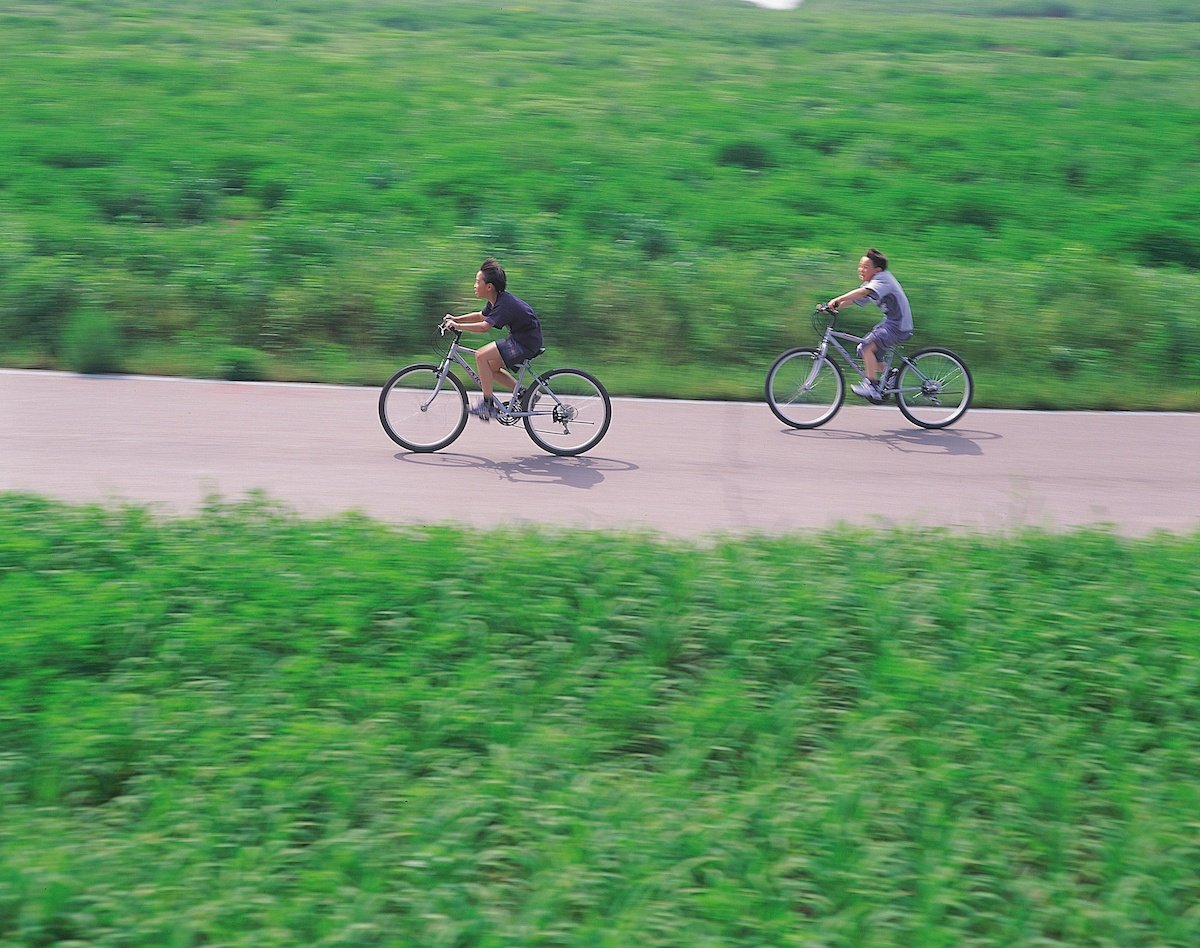 90s kids on bikes