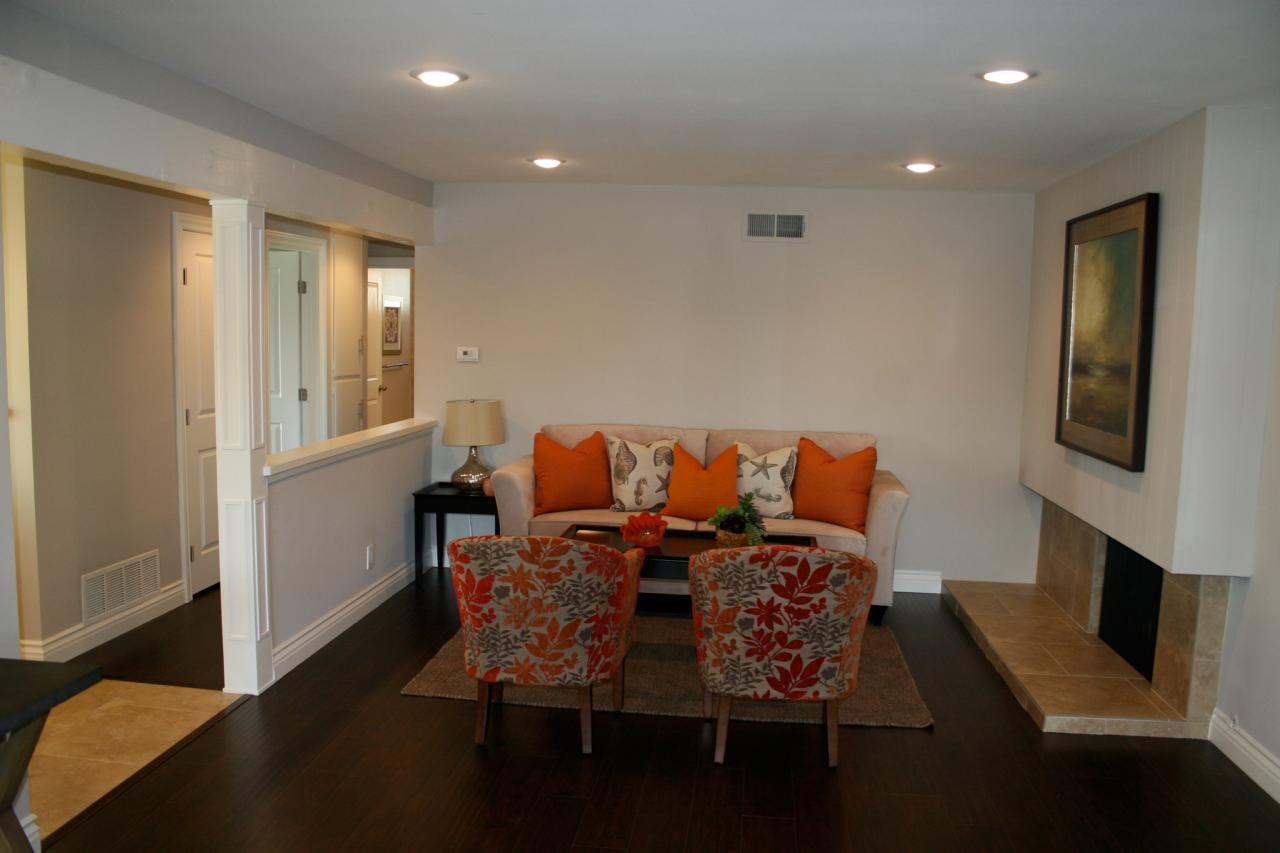 Flip or Flop dark floors