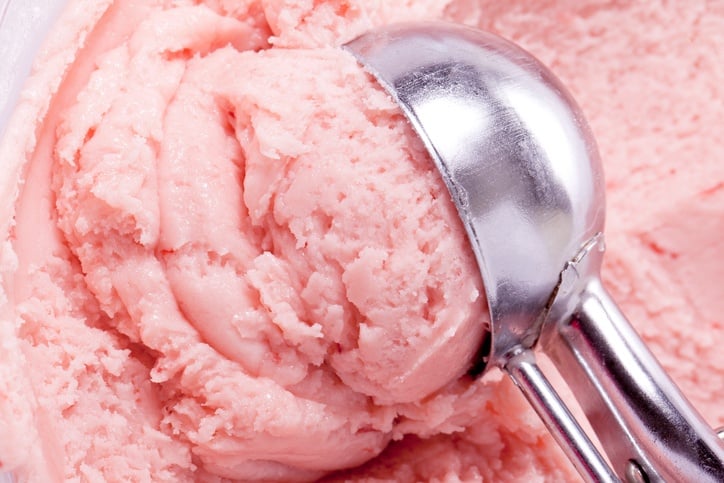 strawberry ice cream and scooper
