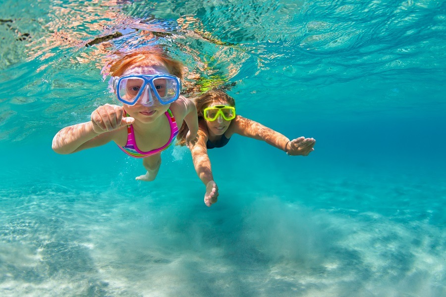 Kids swimming Kids swimming