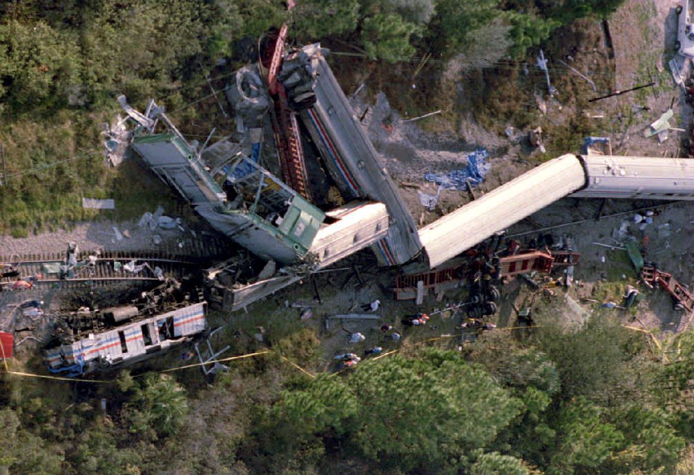 Amtrak Silver Meteor derailing in Kissimmee, Florida, 30 November 1993