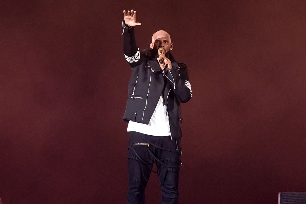 R. Kelly performing