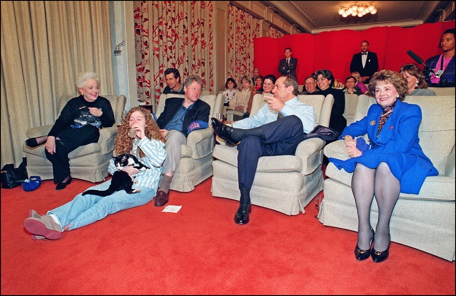 US President Bill Clinton (4th-l) in file picture taken 31 January 1993 at the White House, Washington, DC., chats with New York Governor Mario Cuomo (2nd-r) as Texas Governor Ann Richards (l) and Clinton's daughter Chelsea
