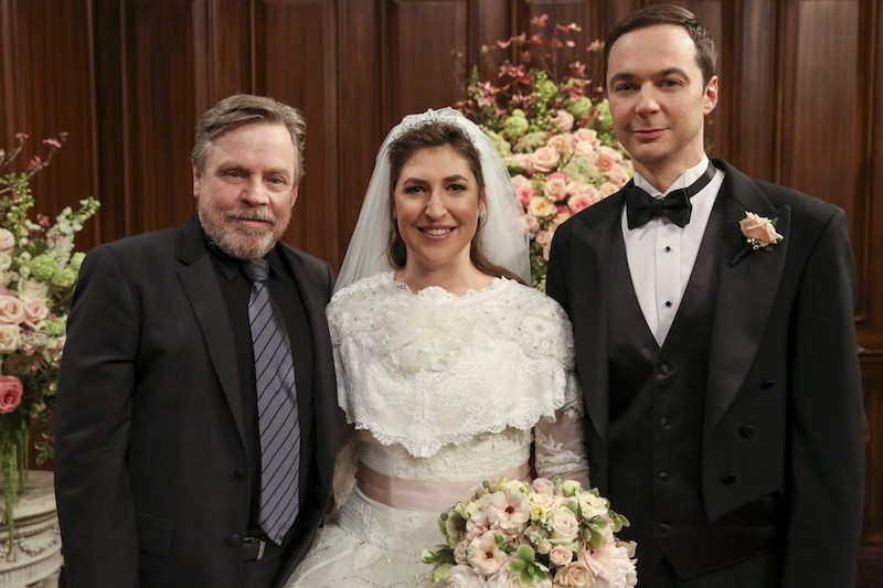 "The Bow Tie Asymmetry" - Pictured Behind the Scenes: Mark Hamill (Himself), Amy Farrah Fowler (Mayim Bialik) and Sheldon Cooper (Jim Parsons). When Amy's parents and Sheldon's family arrive for the wedding, everybody is focused on making sure all goes according to plan -- everyone except the bride and groom, on the 11th season finale of THE BIG BANG THEORY, Thursday, May 10 (8:00-8:31 PM, ET/PT) on the CBS Television Network. Photo: Michael Yarish/CBS é2018 CBS Broadcasting, Inc. All Rights Reserved.