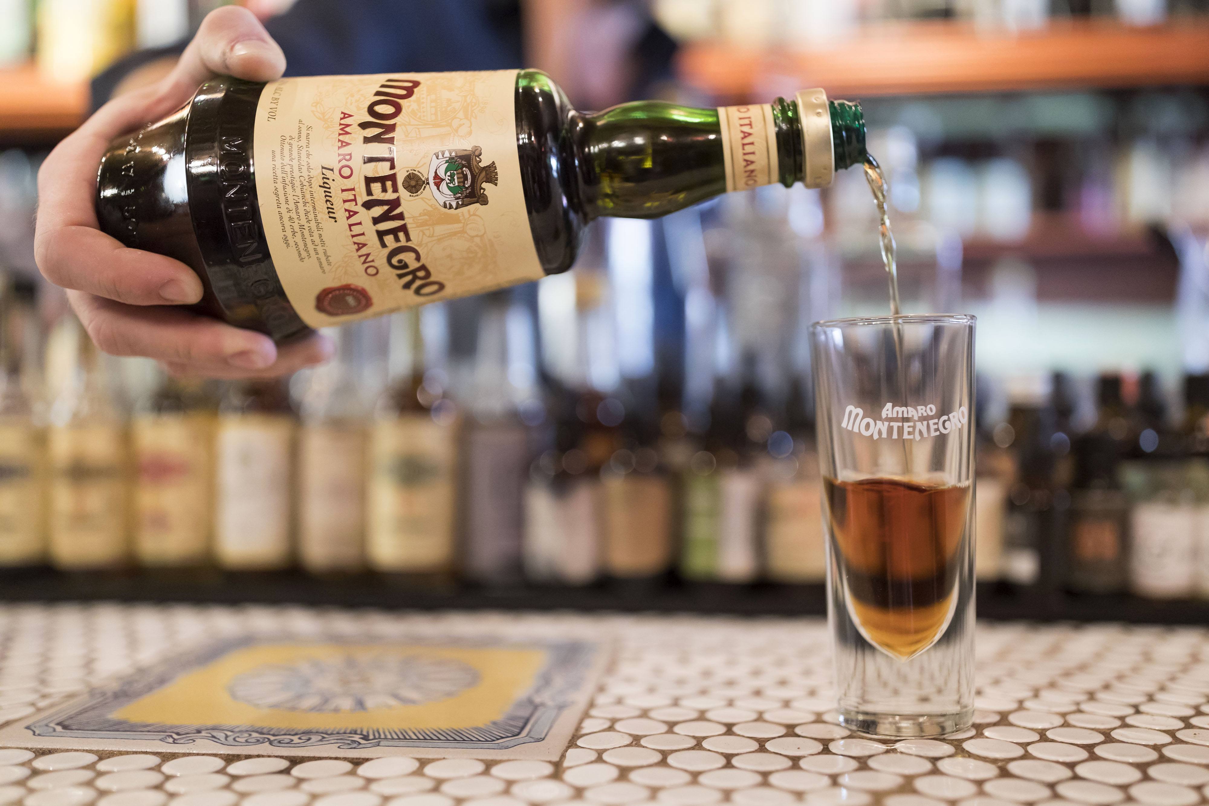 Montenegro shoot at Amor Y Amargo