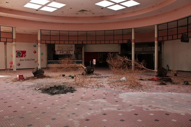 Cloverfield Mall