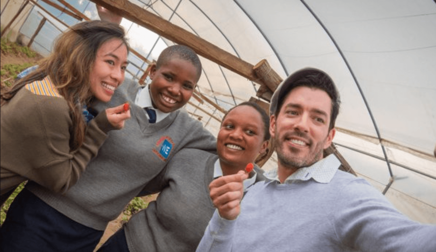 Drew Scott Linda Phan wedding registry