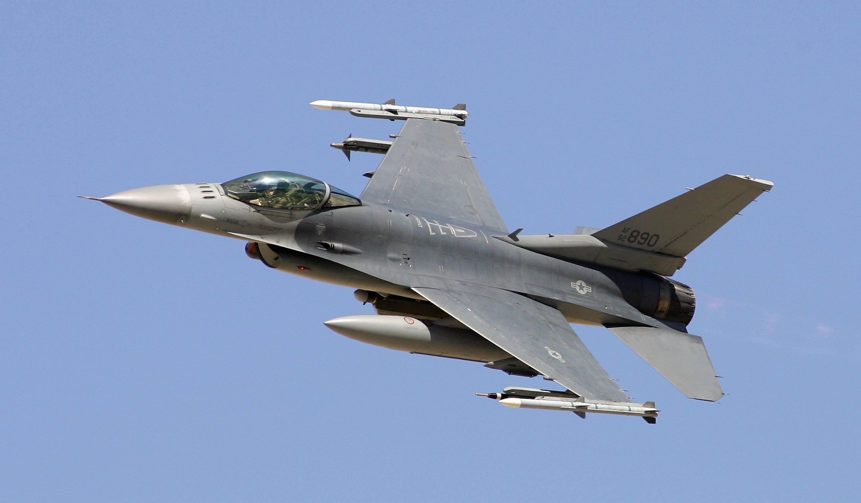 F16 fighter jet training in nevada