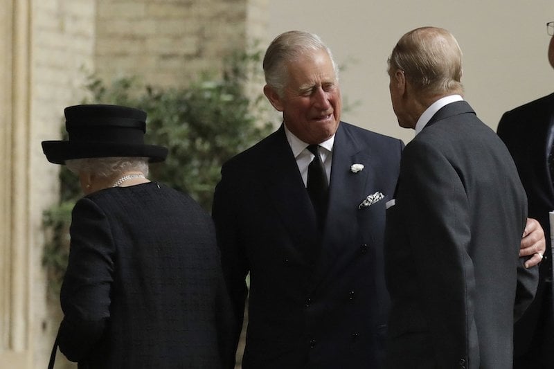 LONDON, UNITED KINGDOM - JUNE 27: Prince Philip, Duke of Edinburgh is greeted by Prince Charles, Prince of Wales as they arrive for the funeral service of Patricia Knatchbull, Countess Mountbatten of Burma at St Paul's Church in Knightsbridge on June 27, 2017 in London, England. (Photo by Matt Dunham - WPA Pool / Getty Images) LONDON, UNITED KINGDOM - JUNE 27: Prince Philip, Duke of Edinburgh is greeted by Prince Charles, Prince of Wales as they arrive for the funeral service of Patricia Knatchbull, Countess Mountbatten of Burma at St Paul's Church in Knightsbridge on June 27, 2017 in London, England. (Photo by Matt Dunham - WPA Pool / Getty Images)
