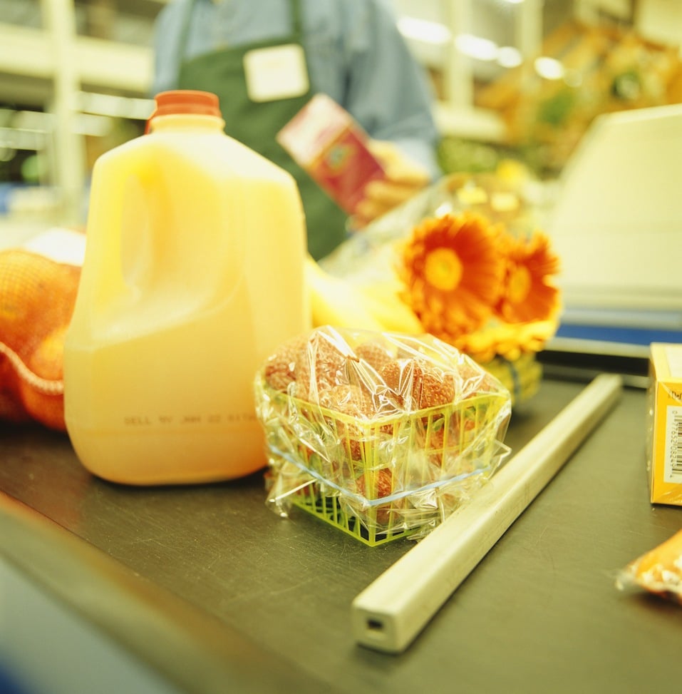 Groceries on conveyor belt