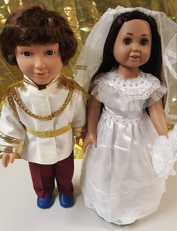 Harry and Meghan dolls