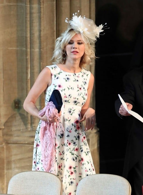 British singer Joss Stone holding her black clutch. British singer Joss Stone holding her black clutch.